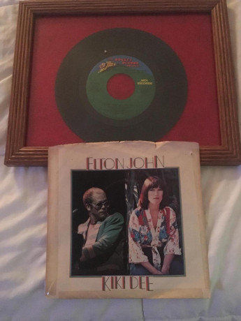 elton-john-and-kiki-dee-45-big-1