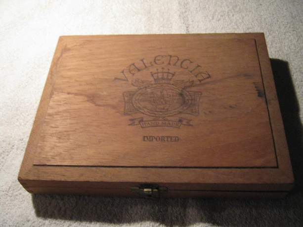 hand-crafted-hinged-wood-cigar-box-valencia-imported-big-2