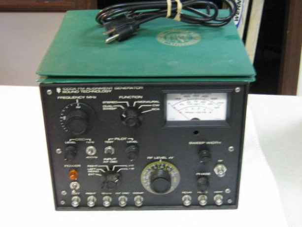 test-equipment-sound-technologies-fm-signal-generator-1000a-big-0