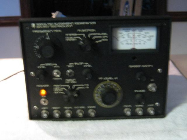 test-equipment-sound-technologies-fm-signal-generator-1000a-big-3