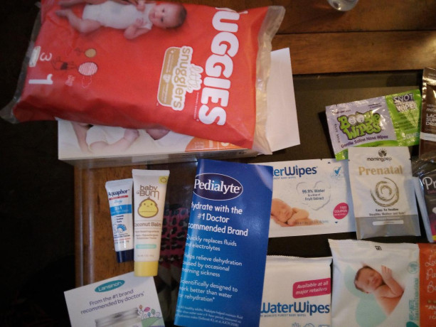 pregnancy-newborn-samples-and-starter-kit-big-3