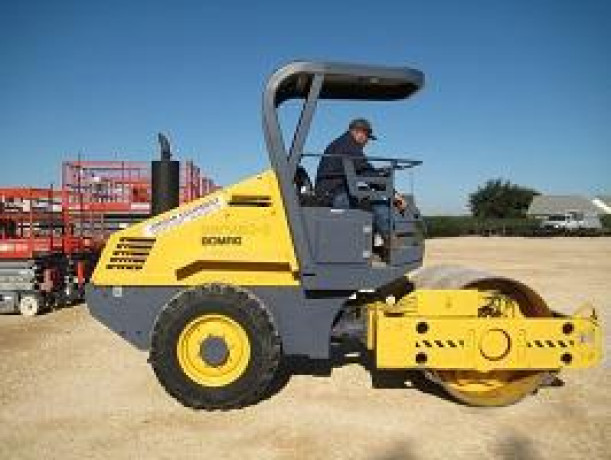 56-bomag-roller-single-drum-big-0