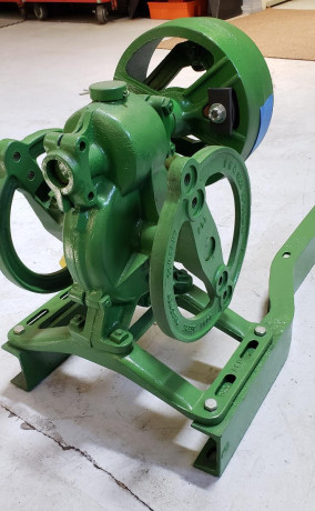 john-deere-hit-miss-pump-jack-big-0