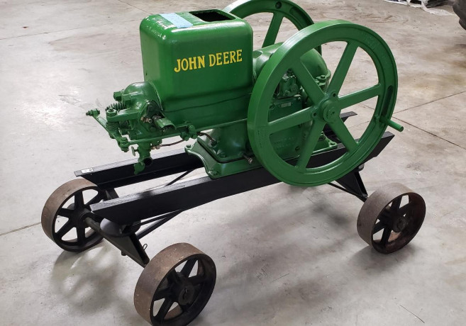 1945-john-deere-hit-miss-engine-big-0