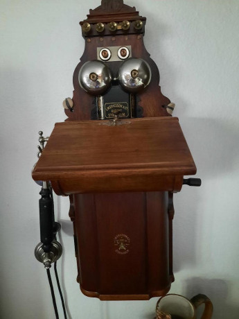 antique-telephone-big-0