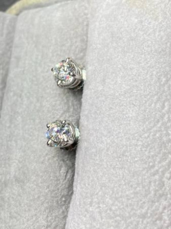 15-carat-diamond-earrings-gorgeous-big-2
