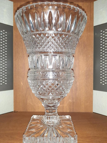 geometric-cut-crystal-pedestal-vase-big-0