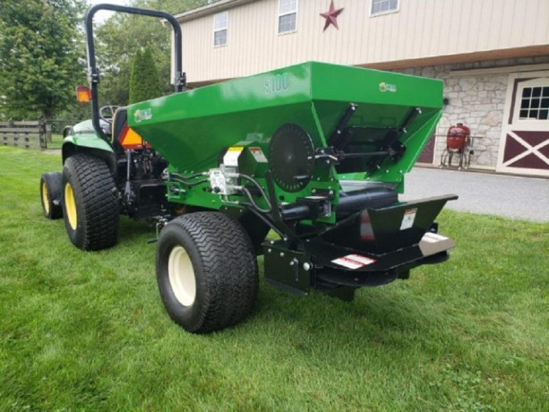 topdresser-tow-behind-commercial-big-2