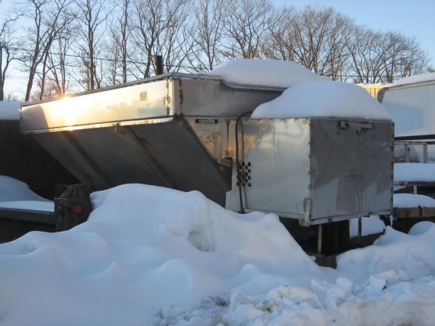 sand-salt-spreaders-big-2