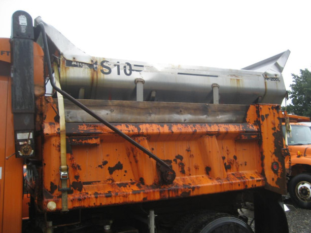 sand-salt-spreaders-big-0