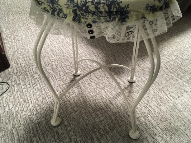 chair-decorative-white-and-blue-big-1