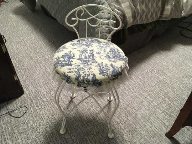 chair-decorative-white-and-blue-big-4
