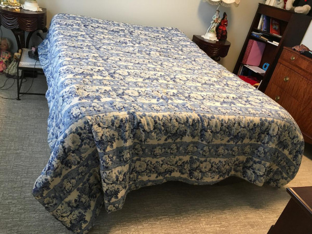 blanket-white-and-blue-flowers-big-4