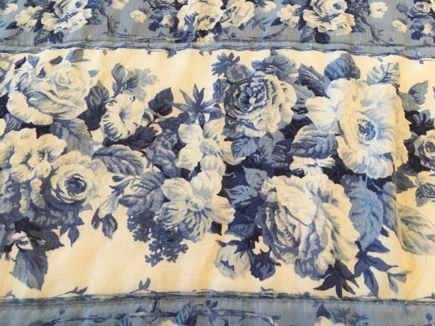 blanket-white-and-blue-flowers-big-1