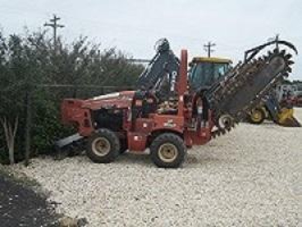 ditch-witch-ride-on-trencher-rt45-big-0