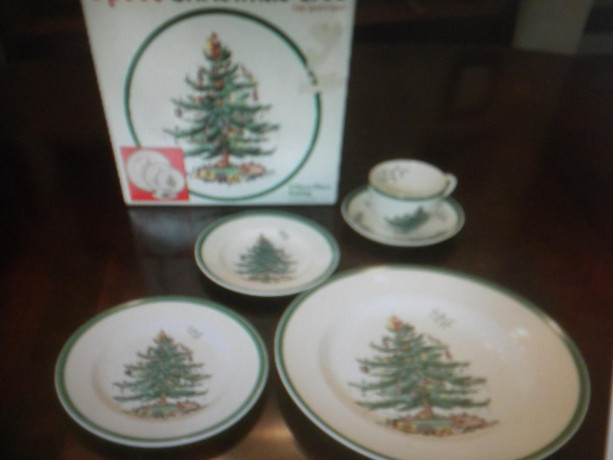 spode-christmas-dishes-big-0