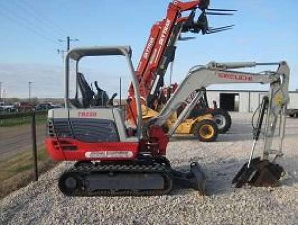 takeuchi-10-tb228-mini-excavator-big-0