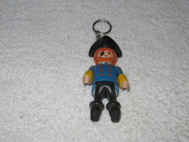 pirate-keychain-playmobile-1986-big-0