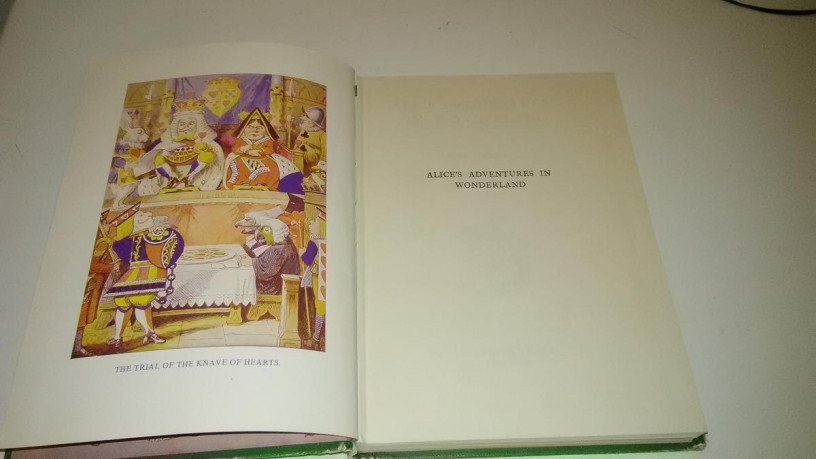 vintage-alices-adventures-in-wonderland-lewis-carroll-st-martins-press-1977-big-2