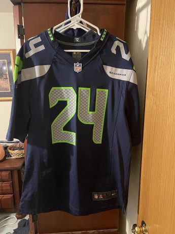 mar-shawn-lynch-seattle-seahawks-jersey-big-1