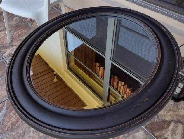 distressed-black-round-wall-mirror-big-3