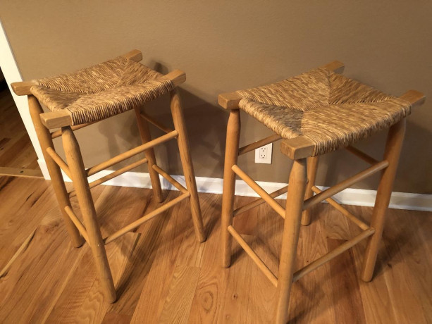 never-used-wooden-stools-big-1