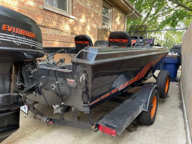 1995-skeeter-pro-deep-v-fishing-boat-big-1