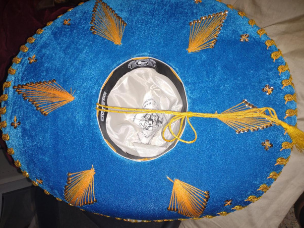 mariachi-sombrero-big-1