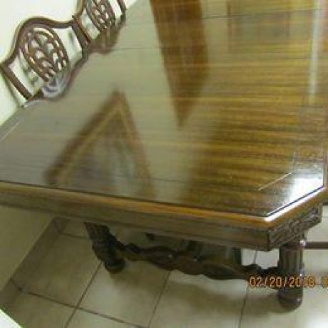 dining-room-table-and-6-chairs-big-1