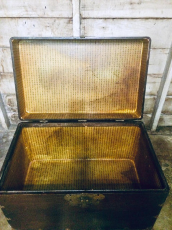 antique-trunk-big-0