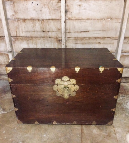 antique-trunk-big-2