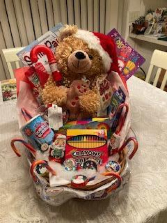 christmas-gingerbread-bear-basket-goodies-big-0