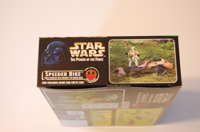 star-wars-power-of-the-force-speeder-bike-wprincess-leia-in-endor-gear-1997-kenner-big-0