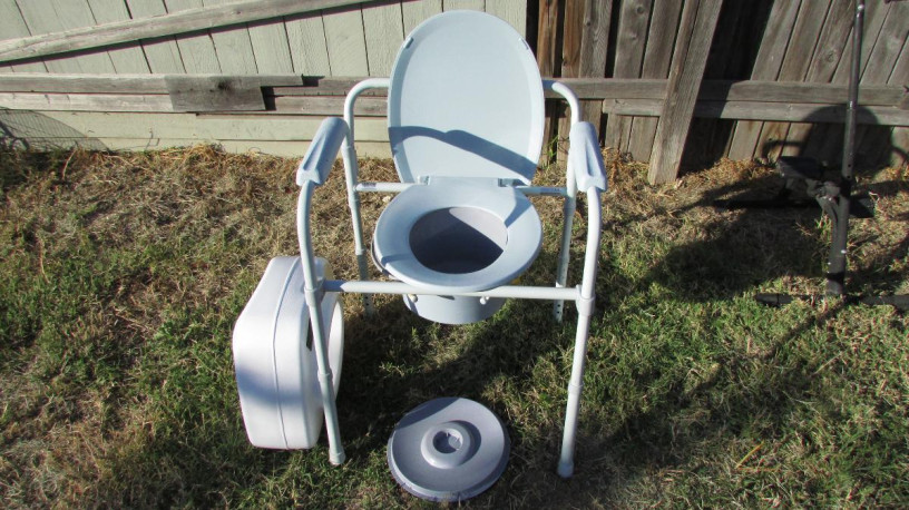 toilet-commode-chair-big-1