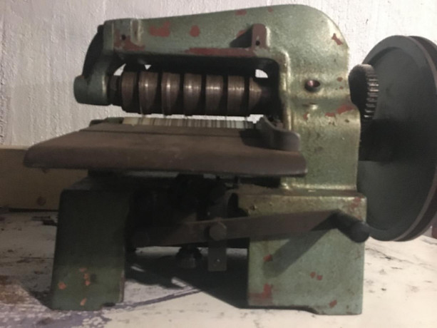leather-strap-cutter-and-lace-maker-big-0