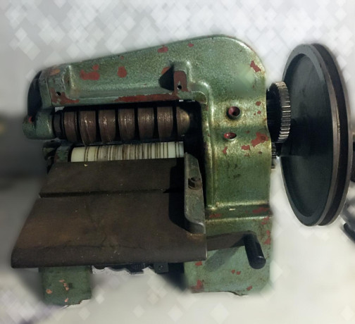 leather-strap-cutter-and-lace-maker-big-2