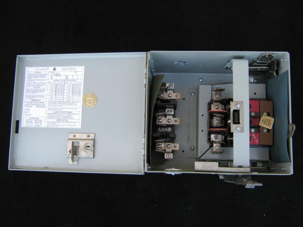 general-electric-armor-clad-busway-flex-a-plug-unit-big-3
