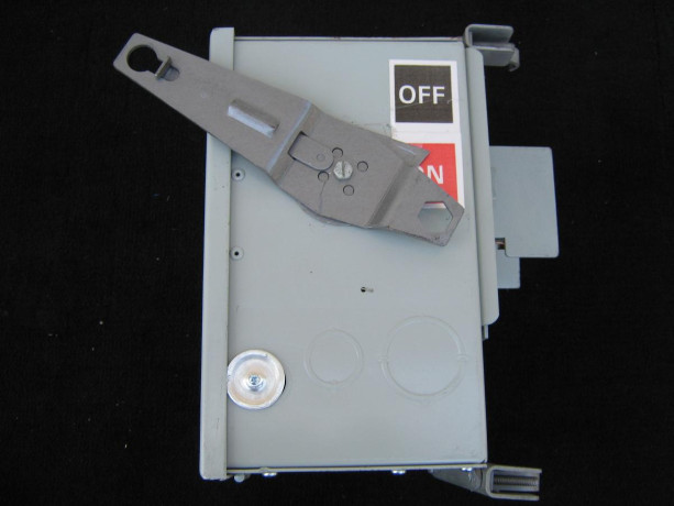 general-electric-armor-clad-busway-flex-a-plug-unit-big-1