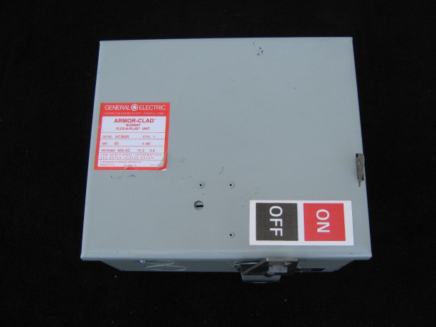 general-electric-armor-clad-busway-flex-a-plug-unit-big-4