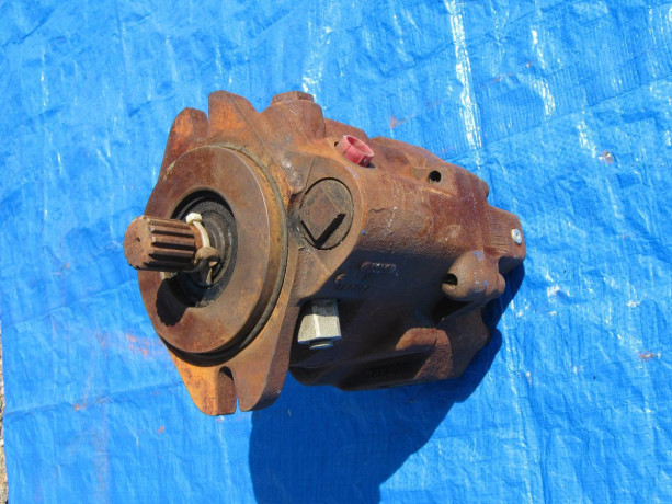 parker-variable-volume-hydraulic-pump-big-1