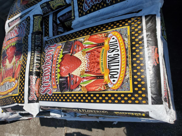 fox-farm-strawberry-fields-soil-15-cu-ft-big-0