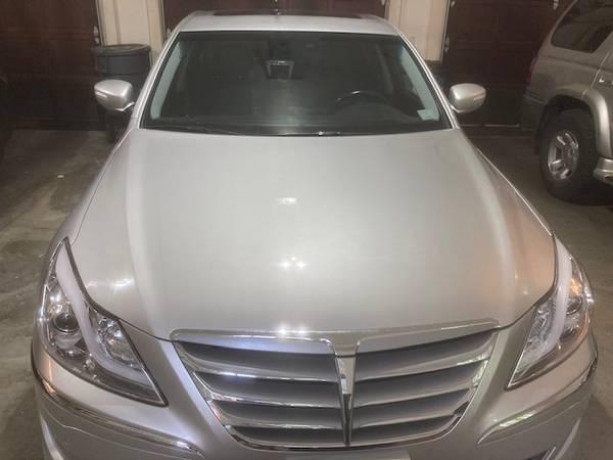 2012-genesis-16k-miles-silver-blk-leather-big-2