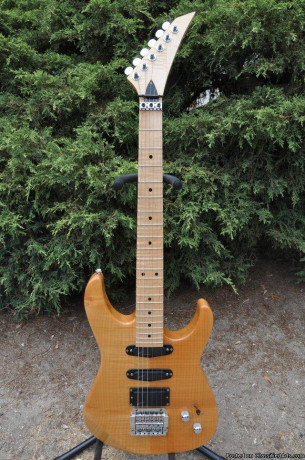 jackson-custom-shop-usa-all-maple-strat-electric-guitar-big-4