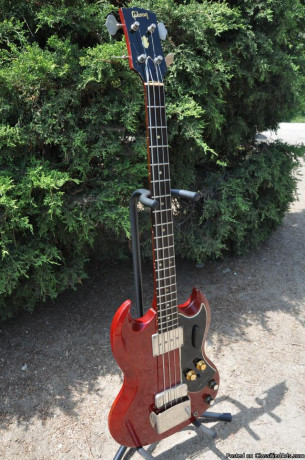 1964-gibson-eb-0f-fuzztone-electric-bass-big-3