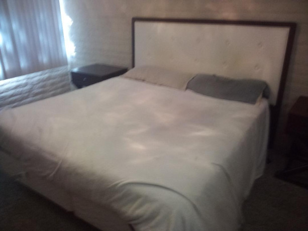 kingsize-mattress-bed-boxspring-headboard-2-night-tables-big-3