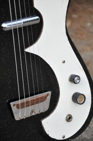 1962-silvertone-1448-electric-guitar-big-1