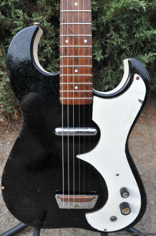 1962-silvertone-1448-electric-guitar-big-2
