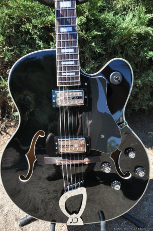 dearmond-x-155-electric-guitar-big-2