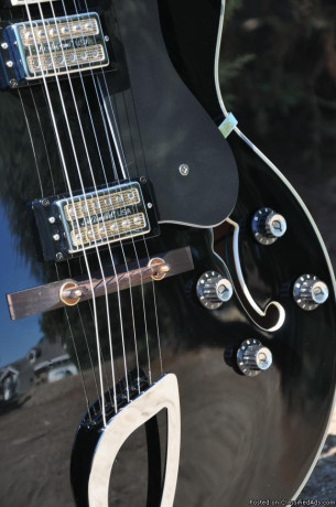 dearmond-x-155-electric-guitar-big-1