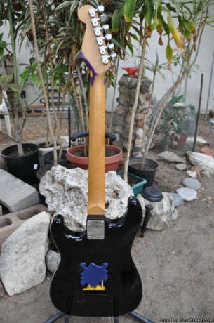 custom-made-strat-big-0